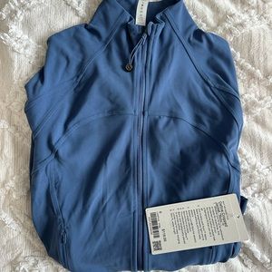 Lulu lemon define cropped jacket size 6 NWT